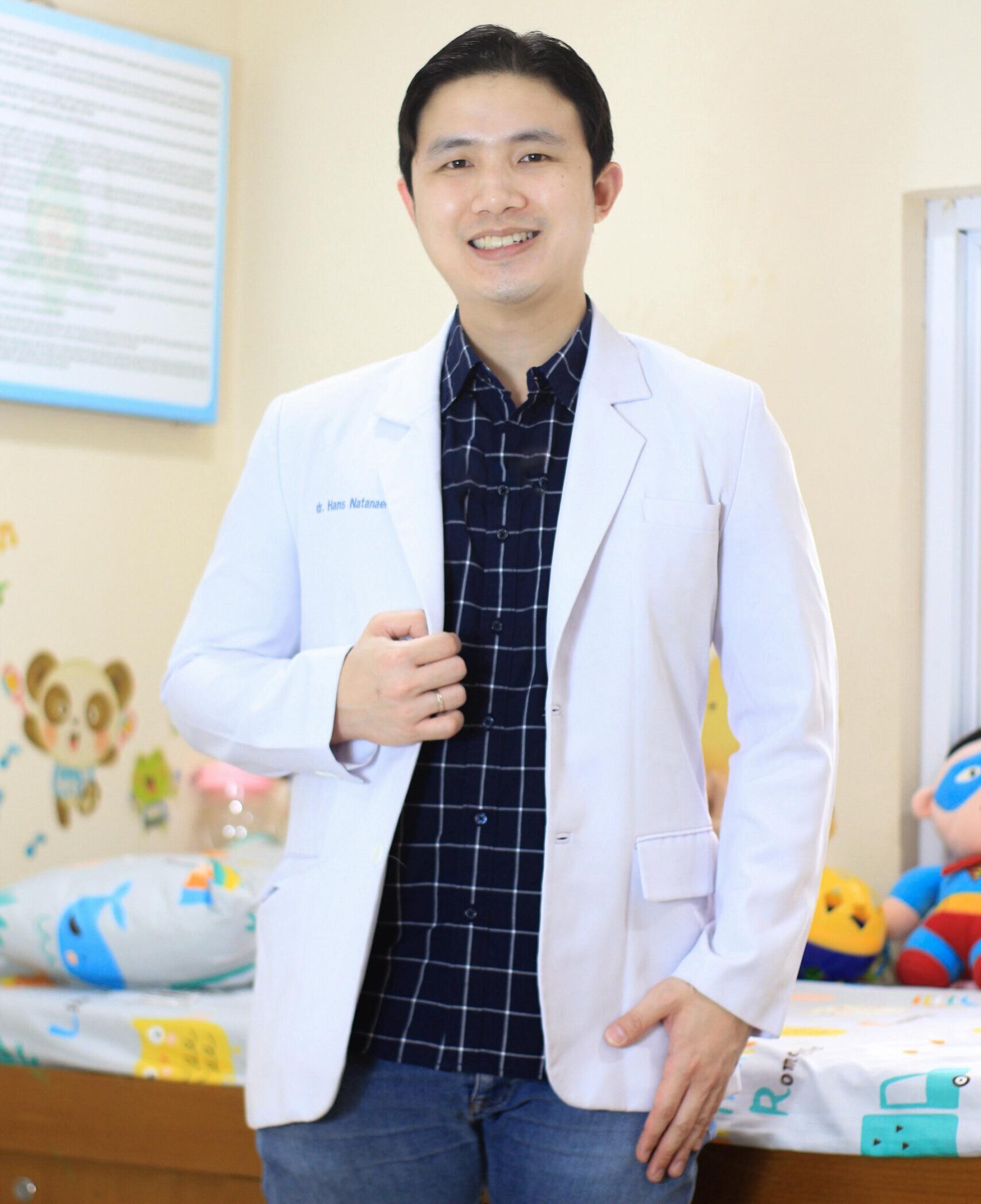 dr. Hans Natanael Sp.A, BCCS, CIMI, CBATR, C.HydroT