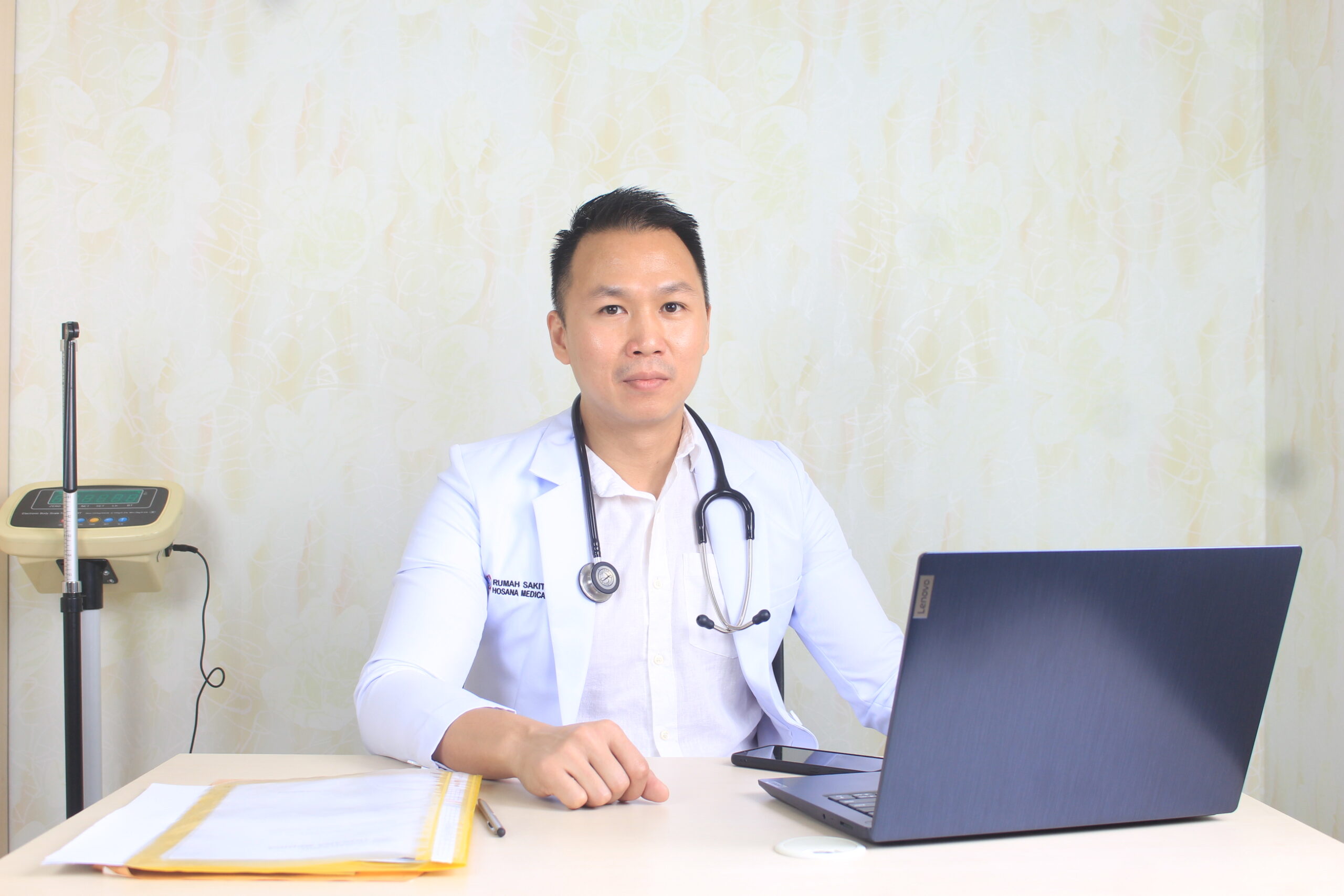 dr. Charles Johanes, Sp.U
